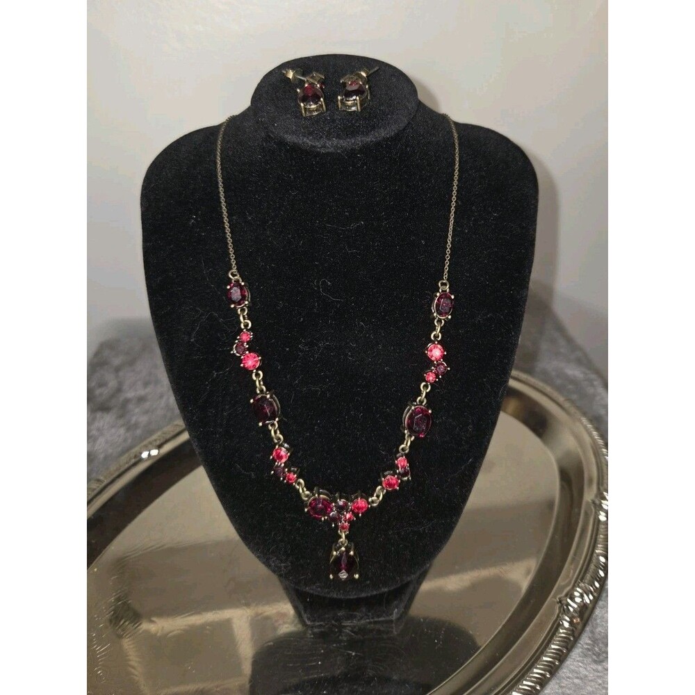 ❤️ Vintage SignedAvon Garnet Red Rhinestone Necklace & Matching Earrings Set